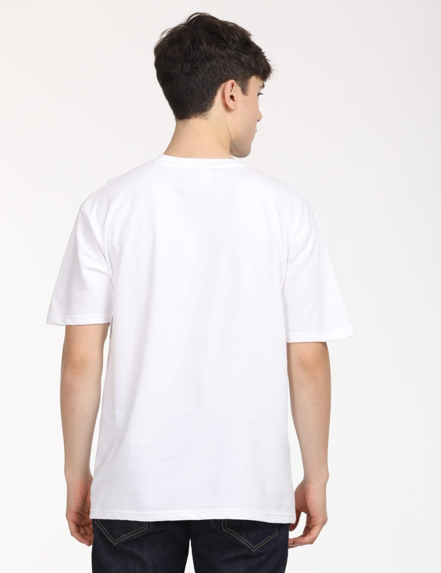 Pure Minimalism: Classic White Oversized Tee - Image 2